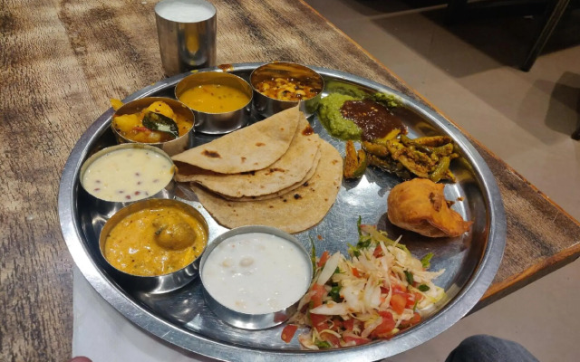 Hotel Vrinda Nikunj