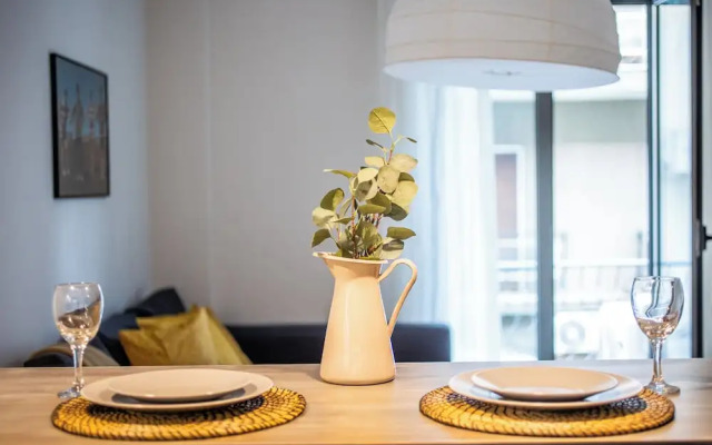 The Beatles 2-BR Apartment in Athens