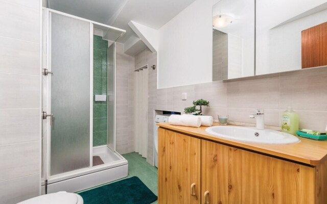 Stunning Home in Fuzine With Wifi and 2 Bedrooms