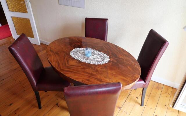 Witten B im gotischen Vinhus