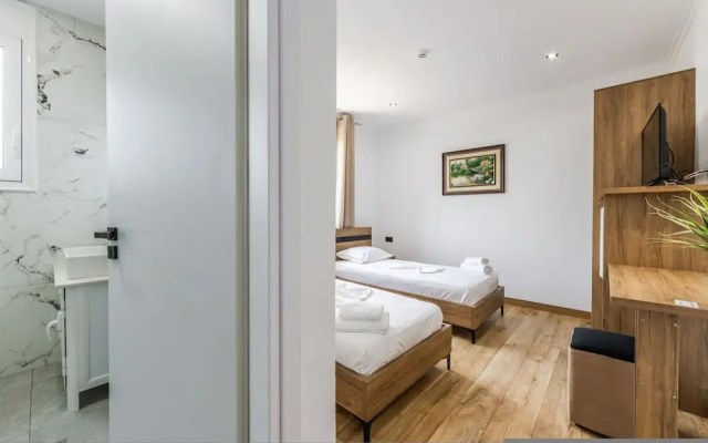 Bliss Double Room in Gjirokast r