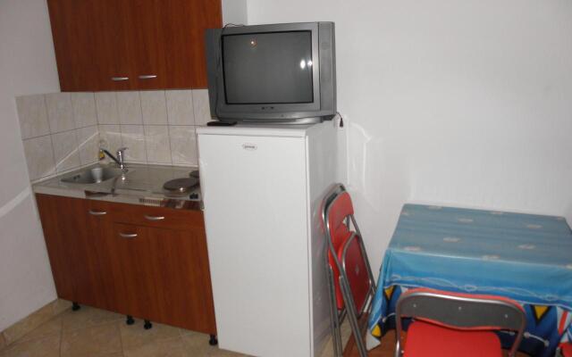 Studio apartment Kuce - 150m from the beach with parking: SA1 Susica, Island Ugljan