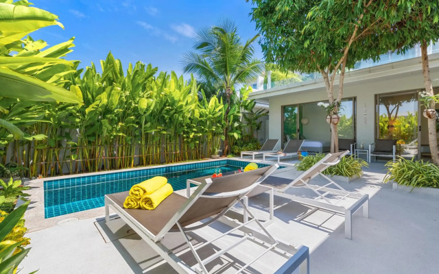 Villa White Orchid