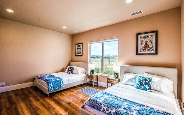 The Mermaid by AvantStay | Prvt Estate w/Swim-Up Bar, Volleyball Crt | Sleeps 14