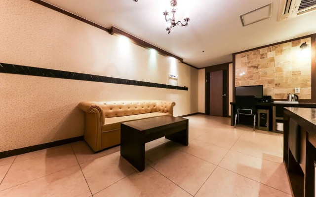 Hotel J-TOP Cheonan