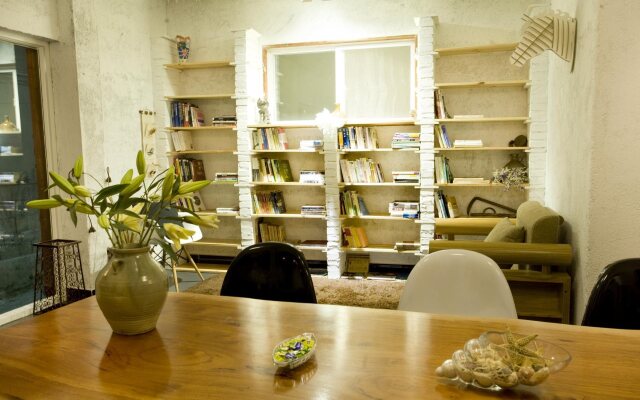 ErHai Gate No.1 Hotel