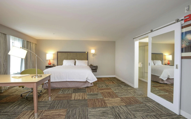 Hampton Inn & Suites Cincinnati / Kenwood