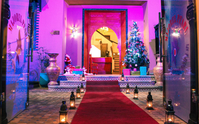 MAJOREL PEARL  Restaurant Piscine SPA