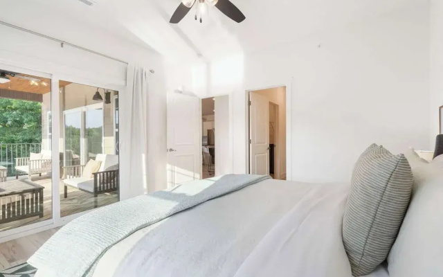 New Lakeview Penthouse - Amenities Galore!
