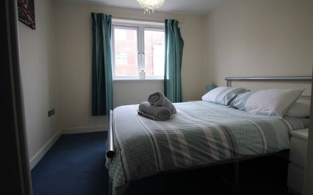 Central Apartment by Cardiff Holiday Homes