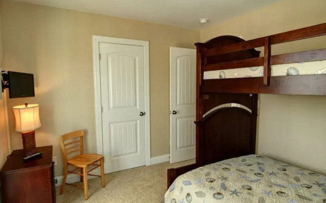 Welcome  4 Bedroom Home by RedAwning