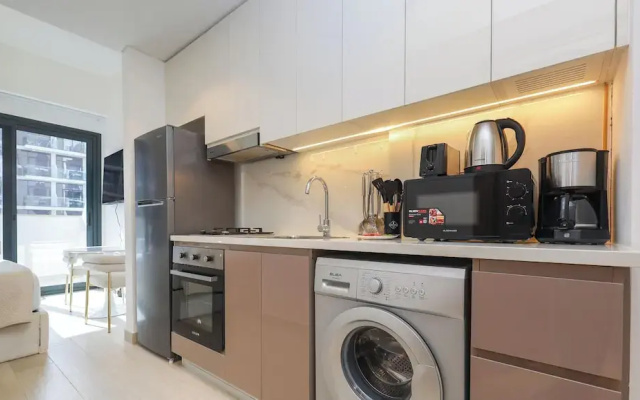 Stylish Riviera Studio Near Downtown