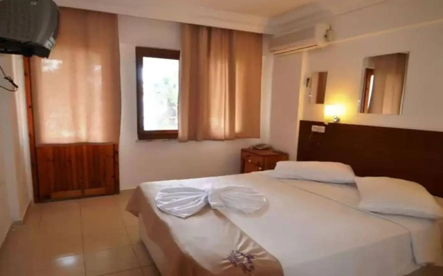 Tuana Hotel