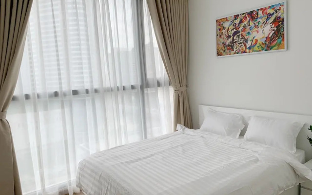 Canh Apartment in Vinhome Skylake