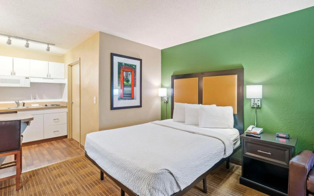 Extended Stay America Suites Washington DC Falls Church