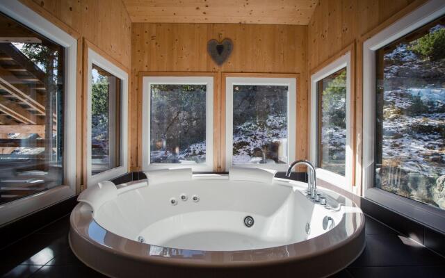 Peaceful Chalet in Turracherhöhe with Indoor Hot Tub