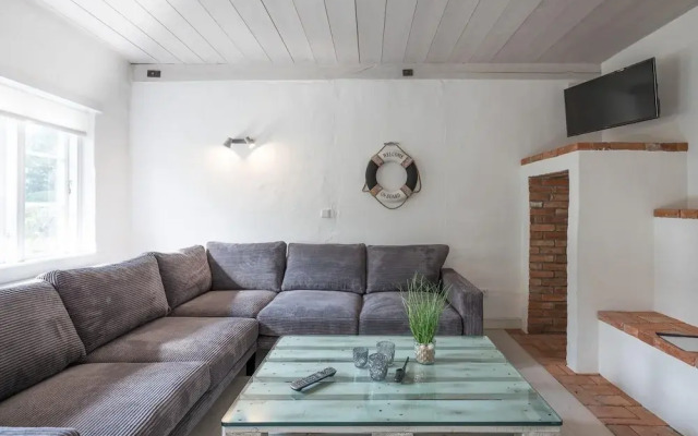Stylische Ferienwohnung in Laendlicher Idylle