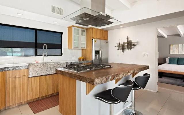 Modern Desert Oasis