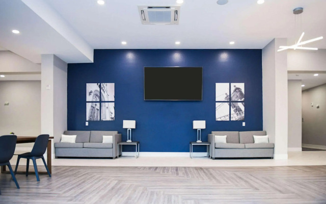 MainStay Suites Cincinnati University - Uptown