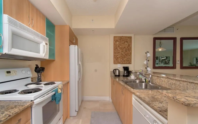 Beautiful Asian Retreat 2bd/2bth Apt. min to Beach