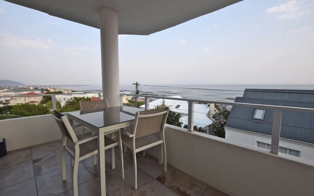 Dolphin House Apartments