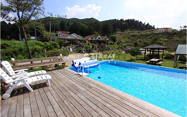 Hongcheon Pastel Pension