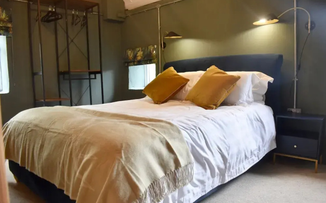Ty Llaeth 2-bed Cottage, Sleeps 4, Pet Friendly