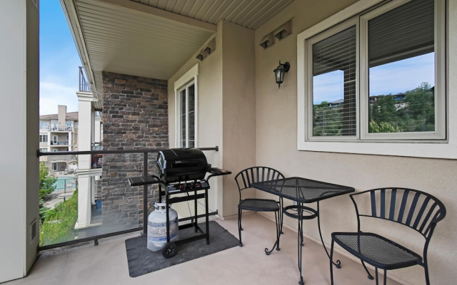 2415 Country Club Drive - 2 Bedroom