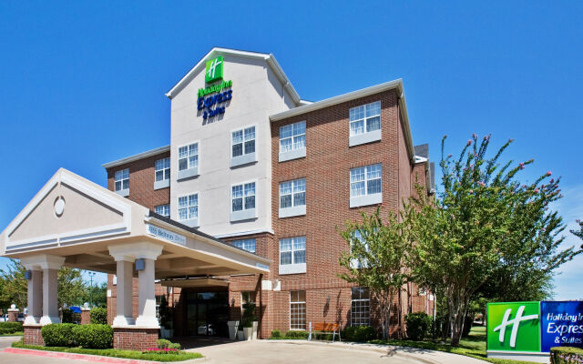 Holiday Inn & Suites Dallas-Addison, an IHG Hotel