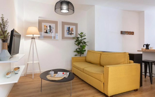 Lola 14 Suite Apartment