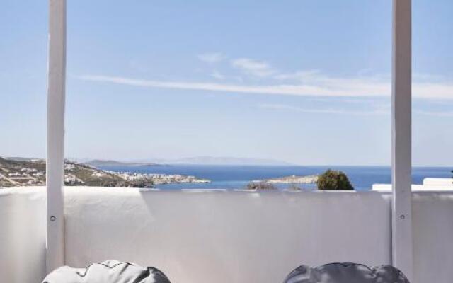 Periscope Suite with Outdoor Hot Tub