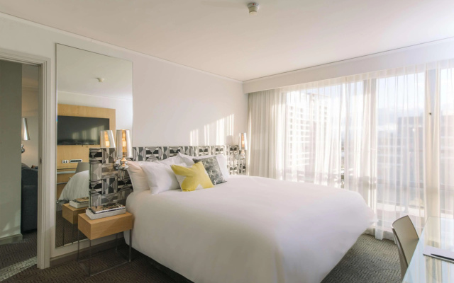 QT Canberra – Guest Rooms – Canberra