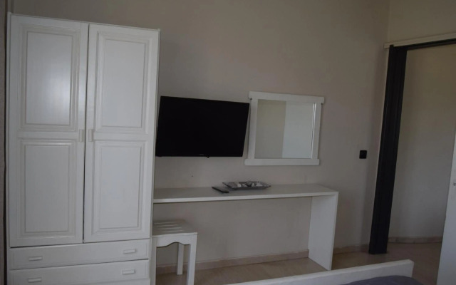 Olive Grove Hotel
