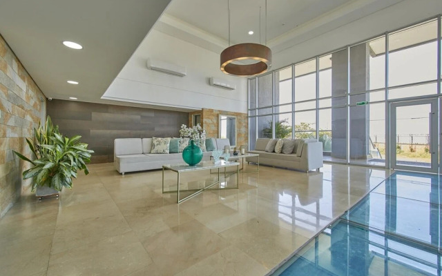 Artsy Oceanview Condo W Incredible Rooftop Pool