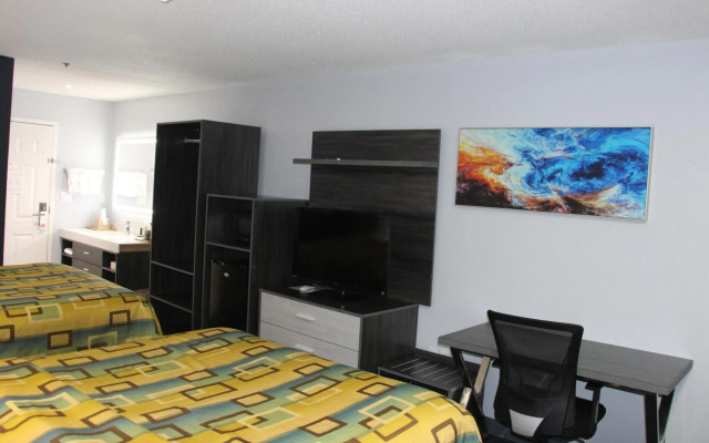 Douglas Inn And Suites