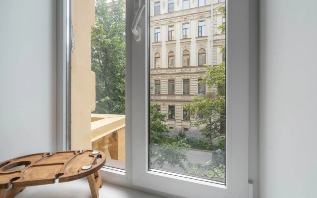 Метры в центре на улице Лахтинская 9