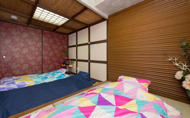 The Bamboo Moon Palace / Shin-Osaka