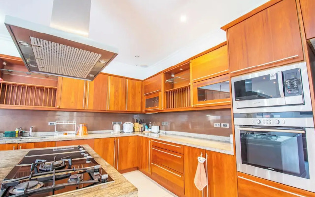 Seaside Villa 2 Pools beach at 50m