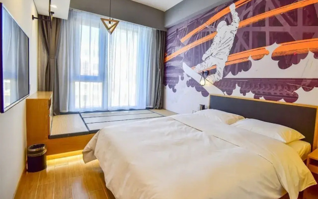 Prince Hotel By Secret Garden