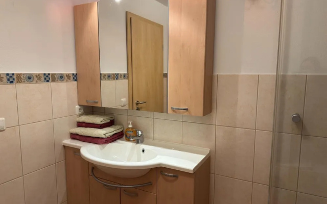 Charmante Ferienwohnung mit Garten und nah am Meer
