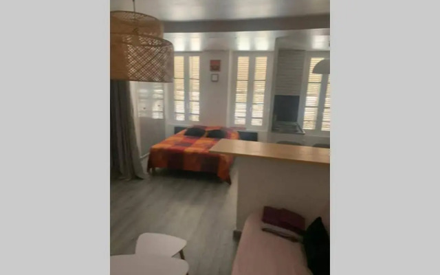 Appartement complet, hyper centre d’Auxerre.