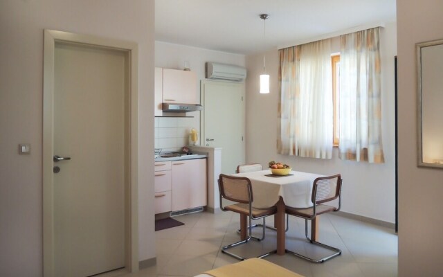 Smilja - 150 m From Pebble Beach - SA3