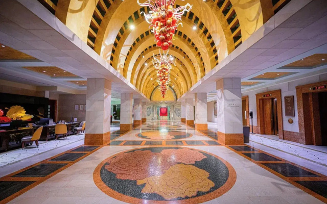 Resorts World Sentosa - Crockfords Tower