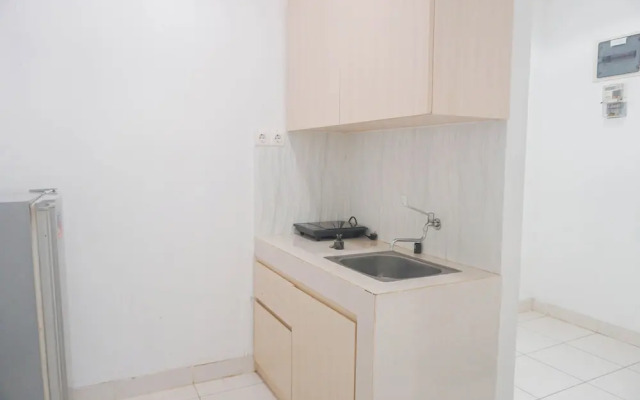 Cozy Living 1BR at Sentul Tower Apartment