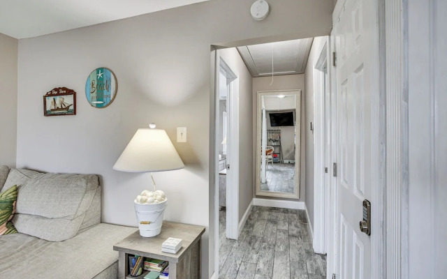 Bright Duplex Condo: Walk to Brigantine Beach!