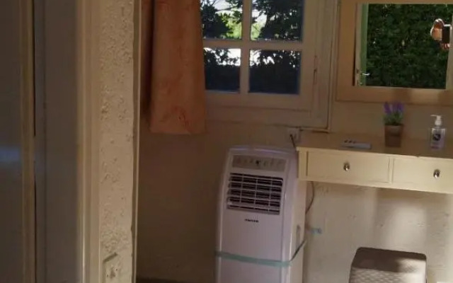 CLEO ROOM WITH YARD IN MALIA 250m FROM THE BEACH