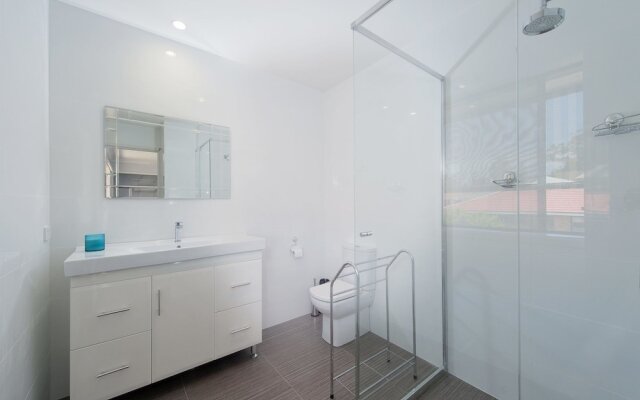 Sandy Point Road, 98, Eden by the Bay