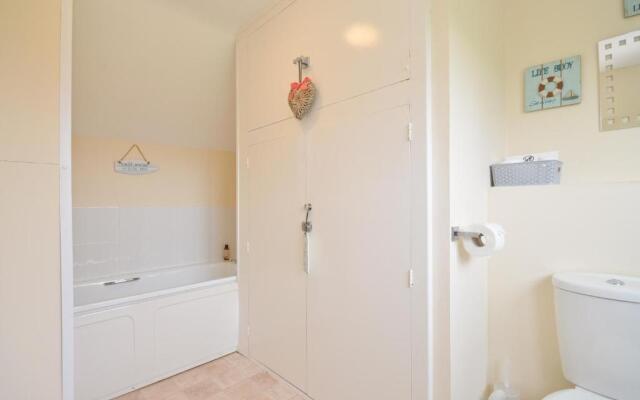17 Tollgate Cottages