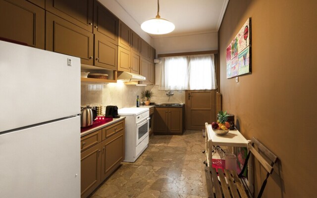 3 Bedroom Apt near Acropolis Museum by VillaRentals