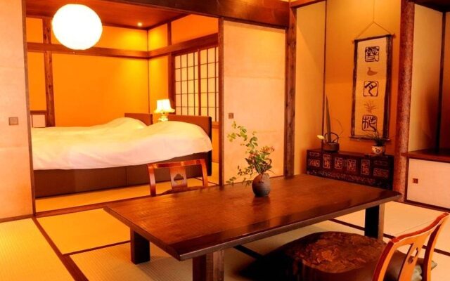 Tsukino Usagi Hotel